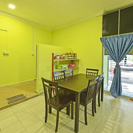 Oyo 90551 Zn Mix Homestay & Roomstay Kampung Raja 外观 照片