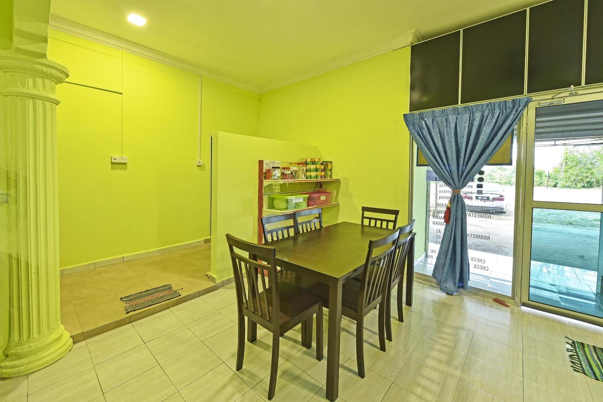Oyo 90551 Zn Mix Homestay & Roomstay Kampung Raja 外观 照片