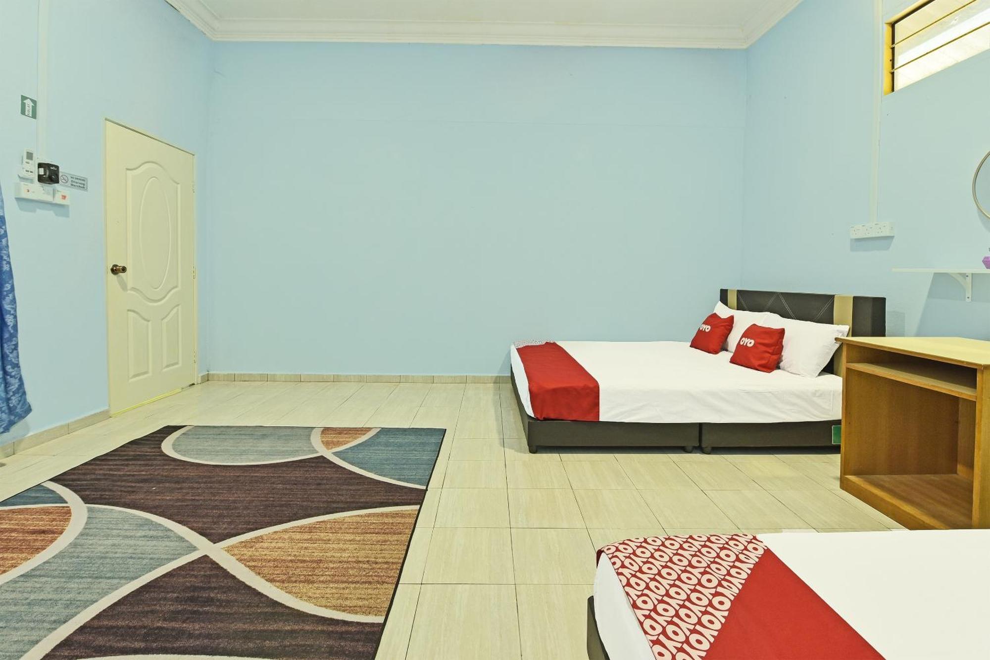 Oyo 90551 Zn Mix Homestay & Roomstay Kampung Raja 外观 照片